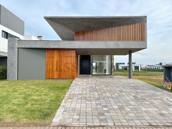 Casas condomínio Reserva das Águas