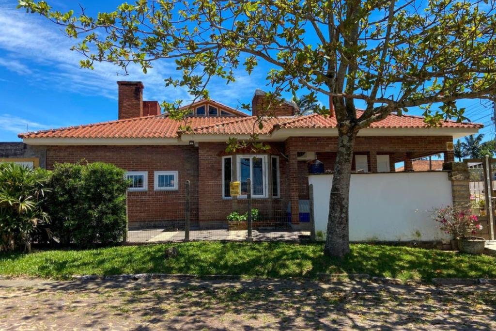 Casa 03 dormitórios