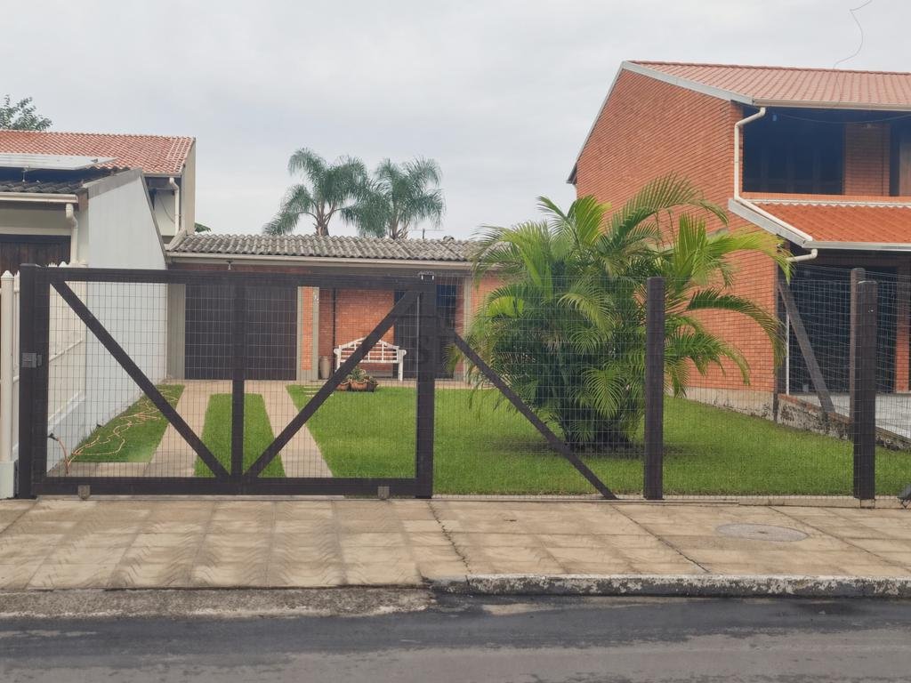 Casa 03 dormitórios